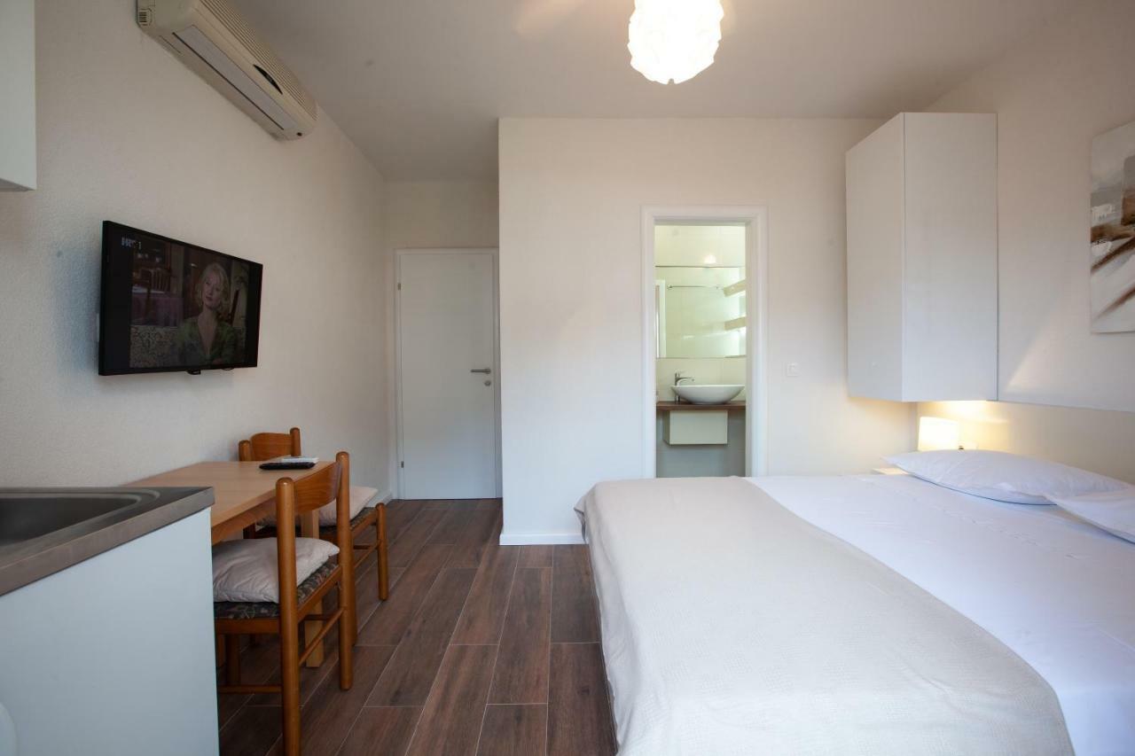 Apartmani Tina Podgora Exterior foto