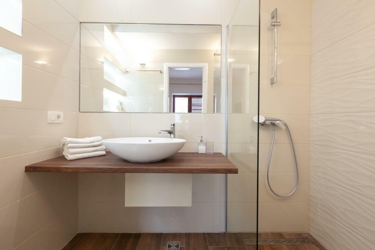 Apartmani Tina Podgora Exterior foto