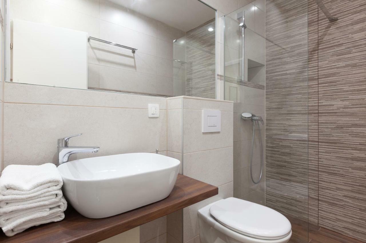 Apartmani Tina Podgora Exterior foto