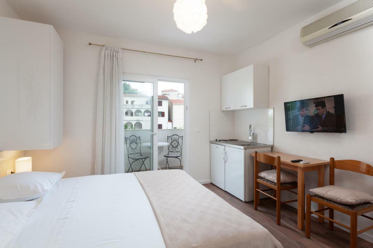 Apartmani Tina Podgora Exterior foto